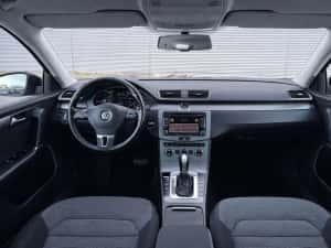 Vand Volkswagen Passat B7 inmatriculata RO 2.0TDI LED automata posibilitate rate / leasing / finantare urgent negociabil — miniatura 3