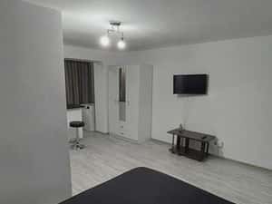 Garsoniera de inchiriat in Pitesti, Craiovei, foarte aproape de centru — miniatura 4