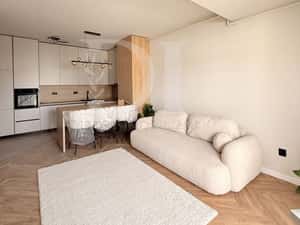 Apartament la cheie / etaj intermediar / Zona Eroilor — miniatura 3