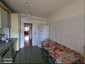 Apartament 3 camere decomandate, bd. 21 Decembrie, zona The Office — miniatura 3