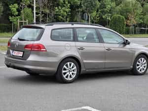 Volkswagen Passat B7 Variant 1.6 TDI 105 CP — miniatura 6
