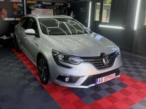 Renault Megane IV Bose Edition 1.3 TCE + GPL — miniatura 3