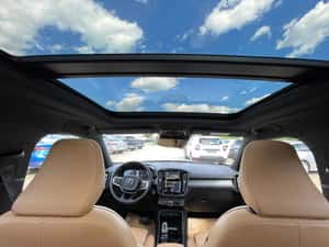 Volvo XC40 Hibrid 2020 - 262 cp - Preț 23.490 EUR — miniatura 7