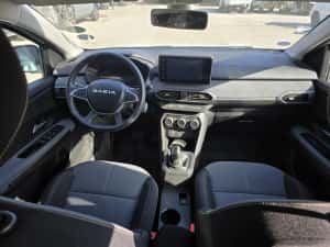 Dacia Jogger Hibrid 2024 Extreme 7 locuri Automata  20 mii k Avariat — miniatura 6