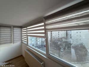 PC, Decebal, ET.4 , 3 cam., 2 dormitoare, cam de zi, 2 băi și 2 balc. — miniatura 3