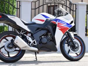 YAMAHA YZF R125 ABS Imp. Germania! ( 16 ani A1 CBR YZF Duke CBF ) — miniatura 8