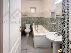 Apartament 3 camere, parter, cu loc de parcare si gradina, zona Piata — miniatura 5