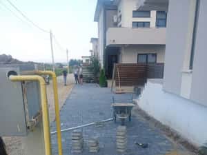 Adi executa lucrari pavaje escavari decopertari de la A la Z — miniatura 2