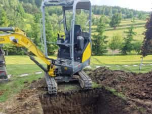 Adi executa lucrari pavaje escavari decopertari de la A la Z — miniatura 4