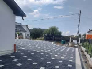 Adi executa lucrari pavaje escavari decopertari de la A la Z — miniatura 7