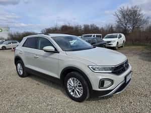 Volkswagen T-Roc 2023, 150 cp, Automată — miniatura 2