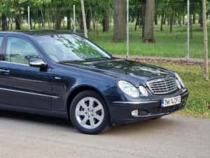Mercedes-Benz E Class 220 CDI An 2003 C.p  150 — miniatura 3