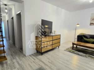 Duplex mobilat de vanzare, 3 camere, 2 bai, teren 400mp, Mosnita Veche — miniatura 4
