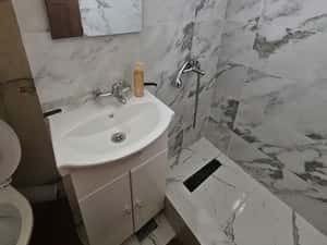 Inchiriez apartament 3 camere scoala 8 — miniatura 5