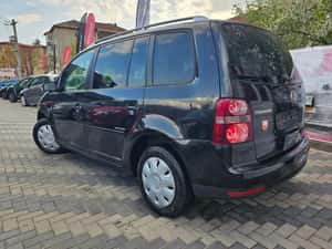 Vw Touran 1.9 tdi 2009 cu 7 locuri — miniatura 4