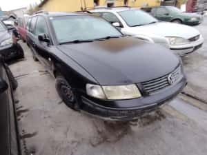 Lampa / Tripla stop stanga pe aripa Volkswagen VW Passat 1999 — miniatura 3