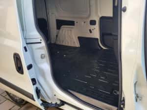 Ocazie - 90.000 Km ! Opel Combo Maxi - 2018 -EURO 6 ! — miniatura 8
