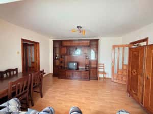 3 camere, str. Bogdan Dragoș, zona Poliției, etaj intermediar, 2 băi
