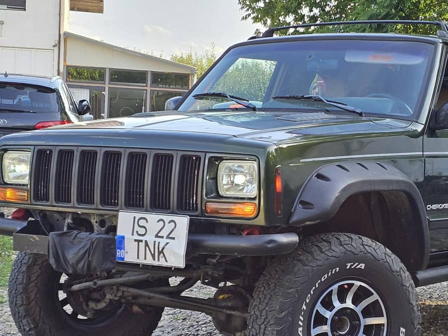 Jeep Cherokee Limited Automată 178 HP Autogaz (GPL) — fotografie 1 din 7