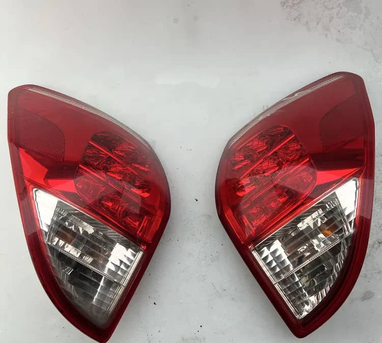 Stopuri triple spate Toyota Rav4 2006-2010. Volan stinga — fotografie 1 din 10