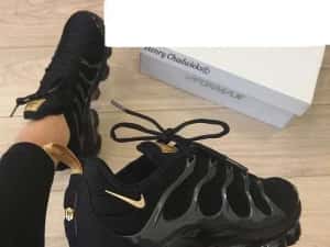 OFERTA ! NIKE Vapormax Plus , cumperi 2 perechi --> CADOU hanorac !