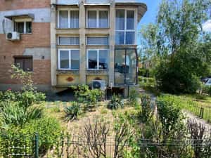 Spatiu comercial parter 2 camere intrare din strada 60mp — miniatura 3