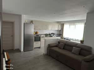 Apartament 3 camere semidecomandat zona Florilor Mega Image