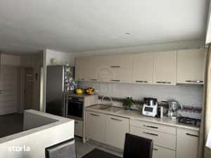 Apartament 3 camere semidecomandat zona Florilor Mega Image — miniatura 4