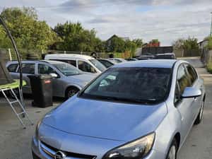 Opel Astra Berlină 2016 - 5.600 EUR - Vehicul Second-Hand — miniatura 3