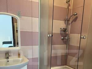 Apartament 3 camere 2 bai -in vila - 80mp  -pivnita si  parcare Centra — miniatura 3