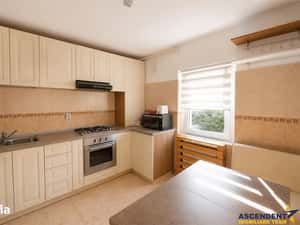 Apartament luminos cu 2 camere decomandate, Rasnov, Brasov — miniatura 4