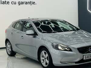 VOLVO V40 — miniatura 2