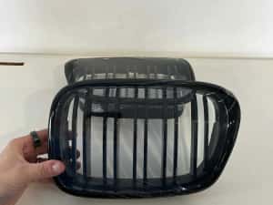 Set Grile/Nari Duble Radiator Bara M style Negru Lucios Bmw Seria 5 E39 1997-2003 , NOI — miniatura 3