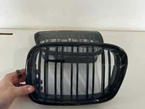 Set Grile/Nari Duble Radiator Bara M style Negru Lucios Bmw Seria 5 E39 1997-2003 , NOI — miniatura 9