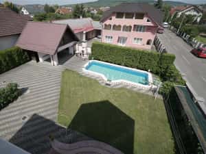 Vila eleganta cu piscina, teren generos si finisaje de calitate — miniatura 3