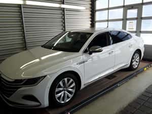 Volkswagen Arteon Automată 150 HP Diesel