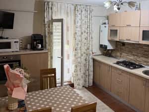 Apartament cu 2 camere, 60 mp, et. 2 din 4, Str. Ganea , Carpati 2. — miniatura 3