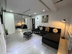 Apartament 3 camere decomandate, 51 mp, mobilat modern, parcare, zona