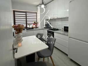 Apartament 3 camere decomandate, 51 mp, mobilat modern, parcare, zona — miniatura 6