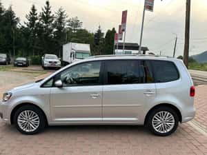 VW Touran 1,6 TDI BMT DSG "Cup" 04/2015, 105CP — miniatura 5