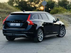 Volvo v60 Plug In Hybrid, 2.4 diesel 5 cilindrii, Automat, 2014, euro 5 — miniatura 4