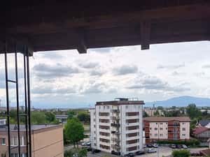 Inchiriere apartament trei camere pe doua nivele, Tractorul.