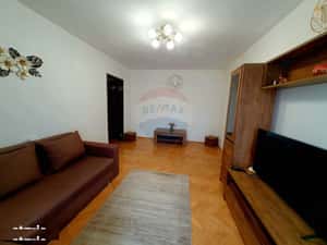 3 camere aproape de metrou, într-o zonă verde și liniștită — miniatura 3