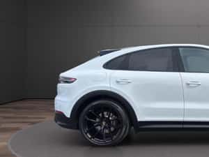 Porsche Cayenne 2022, 75.990 km, 79.430 EUR — miniatura 3