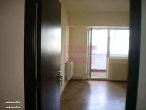 Apartament 3 camere pe bd Decebal — miniatura 1