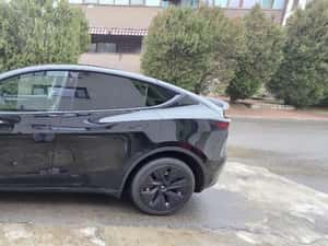Se vinde Tesla Model Y fabricație Berlin 2023 prim proprietar. — miniatura 3