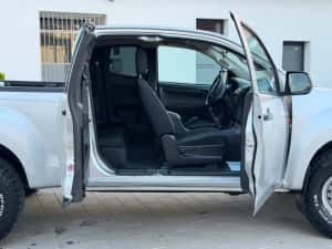 Isuzu d-max 2.5 4x4 4x2 euro 5 — miniatura 5