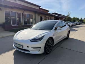 Vand Tesla Model 3 Dual Motor Lomg Range Performance incl roti de iarna