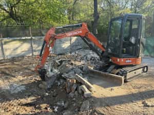 Inchirieri miniexcavator  demolari case