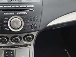 Mazda 3 Hatchback Manuală 110 HP Benzină — miniatura 6